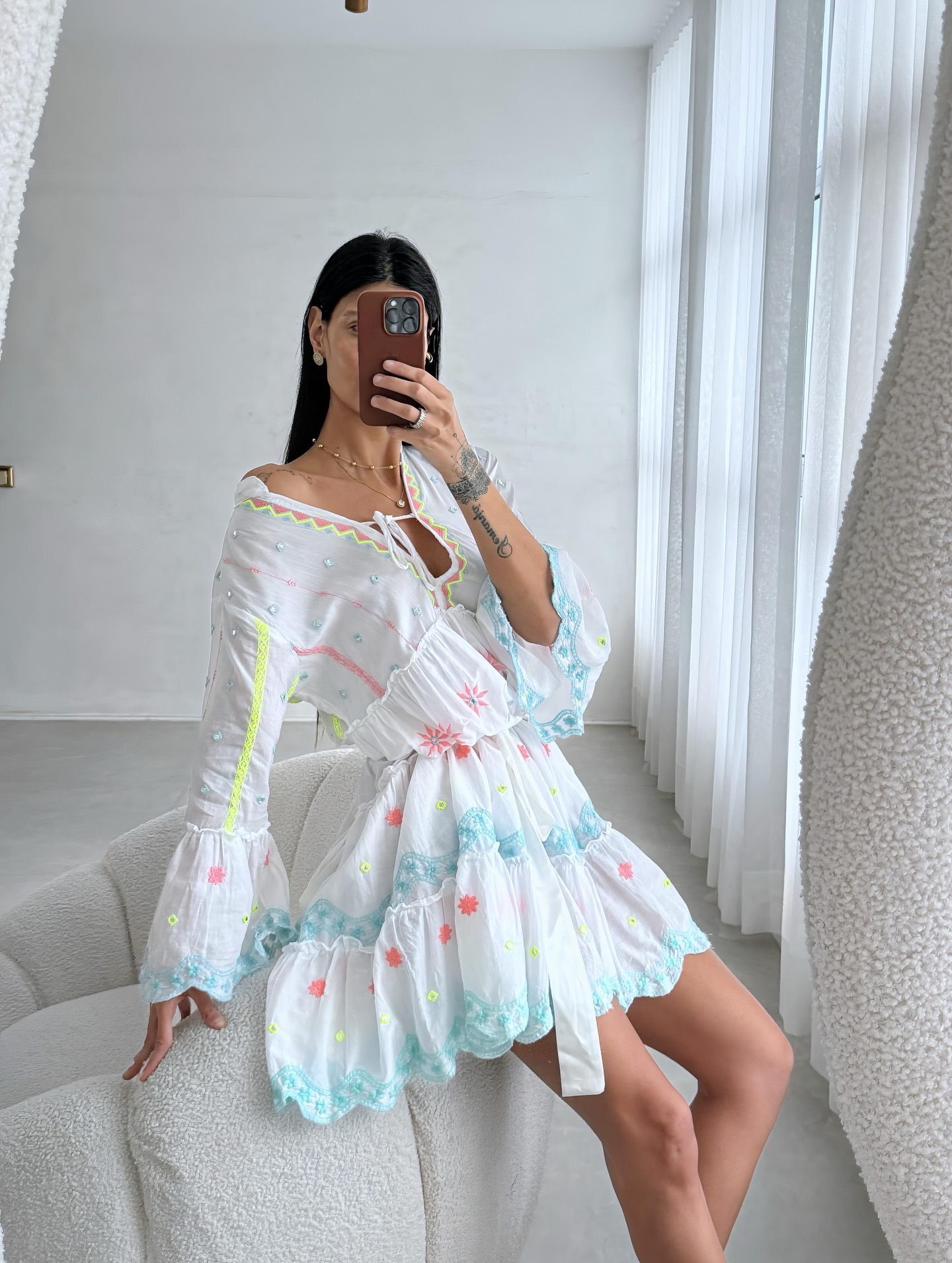 ✨O vestido que faz elogios seguirem você✨
Quem aqui também AMA uma peça fresquinha, com toque handmade e aquele caimento impecável? 💁🏻♀️💘
Vestido Monique| www.ninabrand.com.br