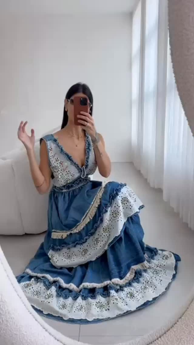 O boho que você ama em uma peça irresistível:
✅ Jeans com caimento perfeito
✅ Laise e bordados exclusivos
✅ Confortável + elegante ✨
Clique no link do perfil e garanta o seu
⚠️Peças limitadas! Vestido Suzana
www.ninabrand.com.br