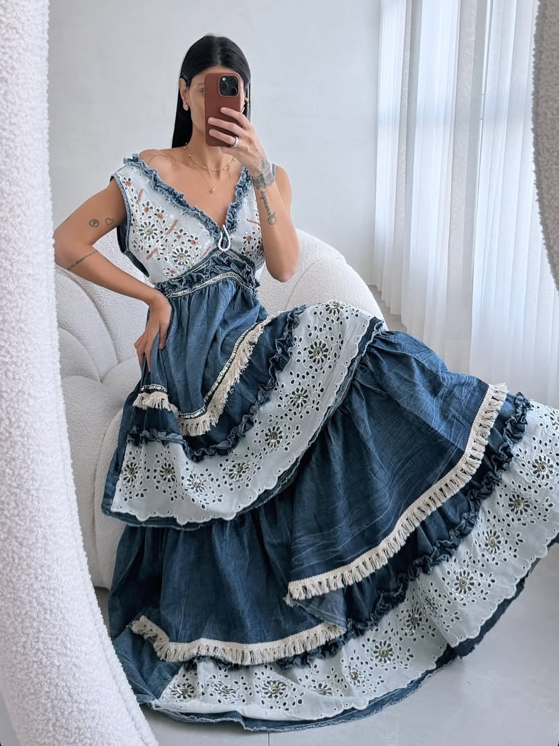 O boho que você ama em uma peça irresistível:
✅ Jeans com caimento perfeito
✅ Laise e bordados exclusivos
✅ Confortável + elegante ✨
Clique no link do perfil e garanta o seu
⚠️Peças limitadas! Vestido Suzana
www.ninabrand.com.br