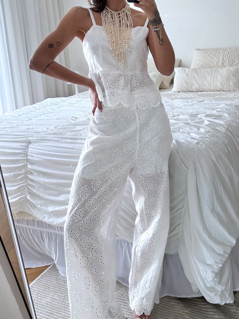 🤍✨Não tem nada mais delicado e sofisticado que um conjunto em laise de algodão…
E olha o nosso o lançamento dessa terça que perfeição 

Conjunto Sophie | www.ninabrand.com.br