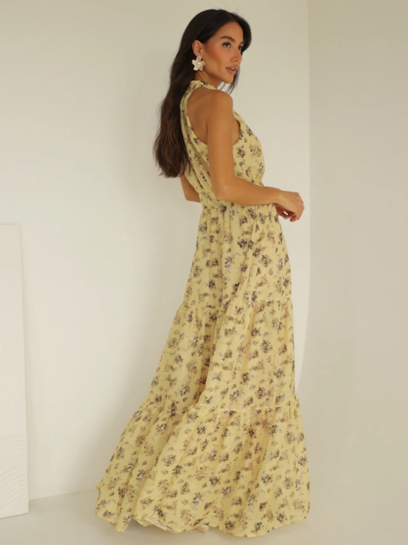 🌼🤍O Vestido Michelle foi pensado para mulheres que amam transmitir feminilidade e presença com um toque de leveza. Seu visual fluido, aliado à estampa floral em tons de amarelo e nude, cria uma peça que ilumina qualquer ambiente, ideal para quem busca charme sem esforço.

Disponível do P ao Gg 
Compre aqui: www.ninabrand.com.br