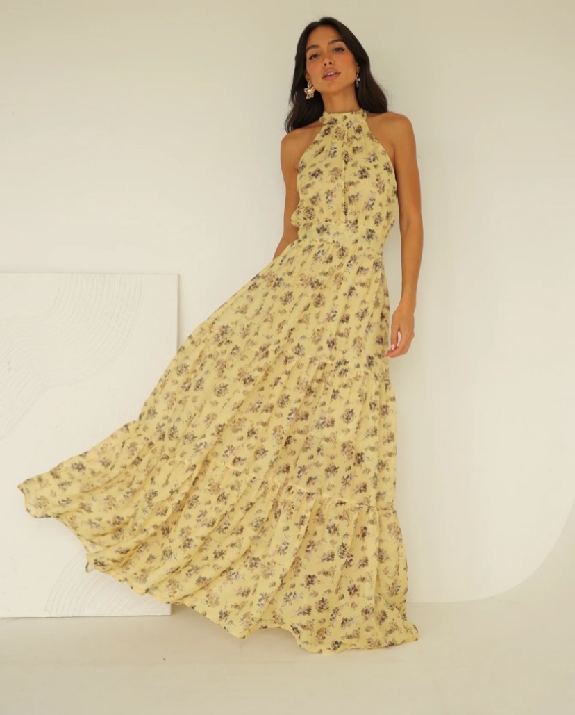 🌼🤍O Vestido Michelle foi pensado para mulheres que amam transmitir feminilidade e presença com um toque de leveza. Seu visual fluido, aliado à estampa floral em tons de amarelo e nude, cria uma peça que ilumina qualquer ambiente, ideal para quem busca charme sem esforço.

Disponível do P ao Gg 
Compre aqui: www.ninabrand.com.br