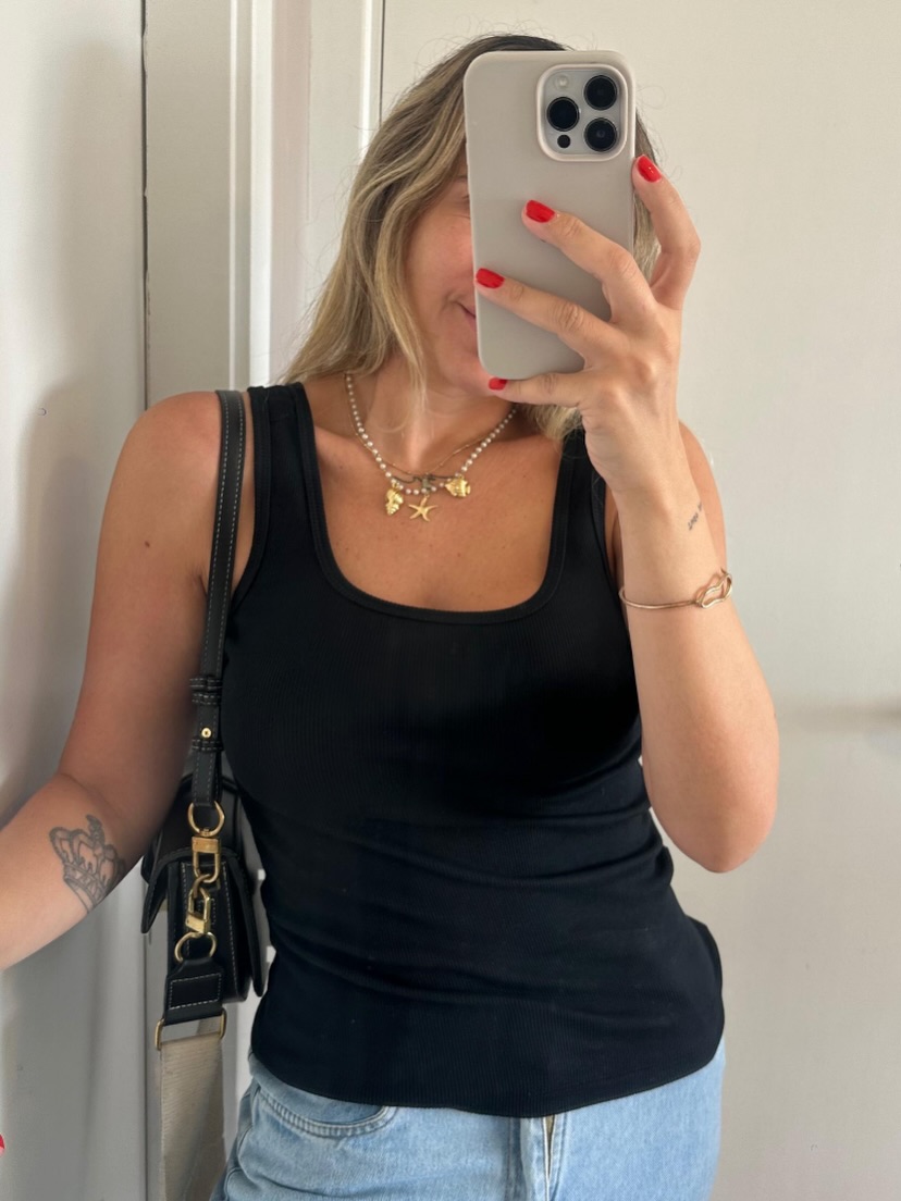 E tem lançamento de peças avulsas também… Nossa regata Juliana é um modelo essencial para um guarda-roupa inteligente 

Por apenas 69,99 e uma malha impecável 🛒🤍