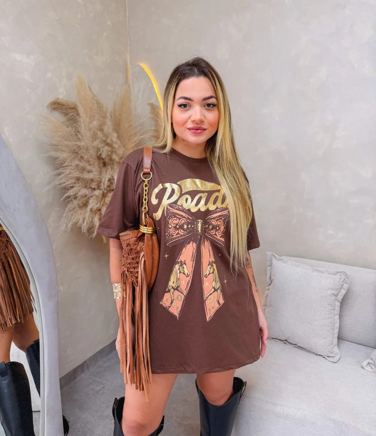 👢🤎 A temporada de rodeios chegou com tudo… e você já pode entrar na vibe!
As camisetas laço da Nina são a escolha perfeita pra montar aquele look country estiloso, confortável e cheio de atitude 🤠✨
🔥 Camiseta Rodeo por apenas R$ 79,99
💳 Em até 10x de R$ 7,99
Comente QUERO LINK 🔗