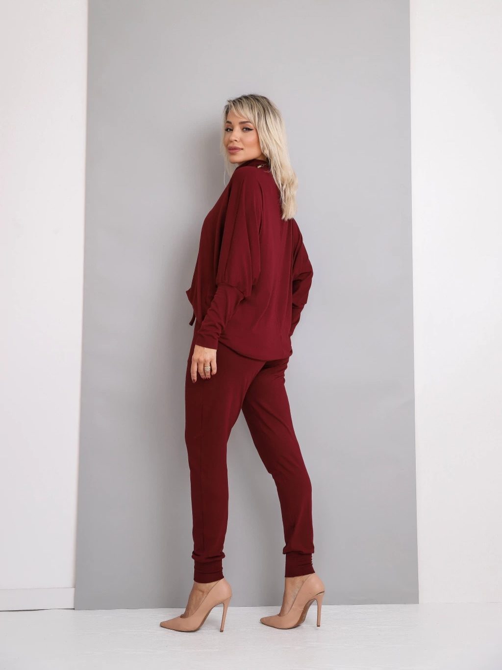 Quem é cliente Nina Brand há anos sabe: o Conjunto Paloma é um daqueles modelos que atravessam temporadas sem perder o posto de queridinho! ✨
Com modelagem que valoriza todos os corpos, ele veste perfeitamente do P ao GG (até o 48) e está disponível em 4 cores apaixonantes.
Se você procura um conjunto versátil, confortável e que veste bem sem erro, pode apostar no Paloma. 💖
Mas atenção: os estoques são limitados e as cores mais desejadas costumam esgotar rápido!
👉 Garanta o seu agora no site e descubra por que ele é um dos conjuntos mais amados da Nina Brand.