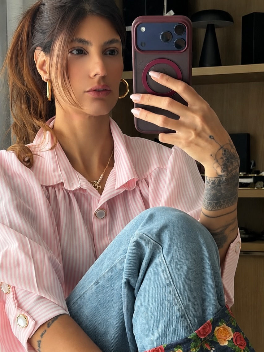 Look perfeito passando na sua timeline 👖🌸
Listras + Jeans + Floral