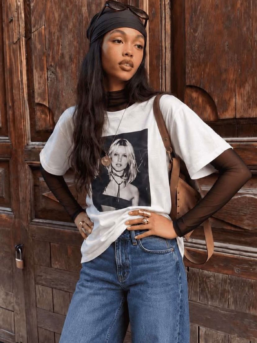 O kit que a gente merece…
Camiseta + blusa de tule POR: 115,00 😱😲