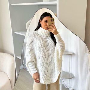 Poncho Stefany Branco
