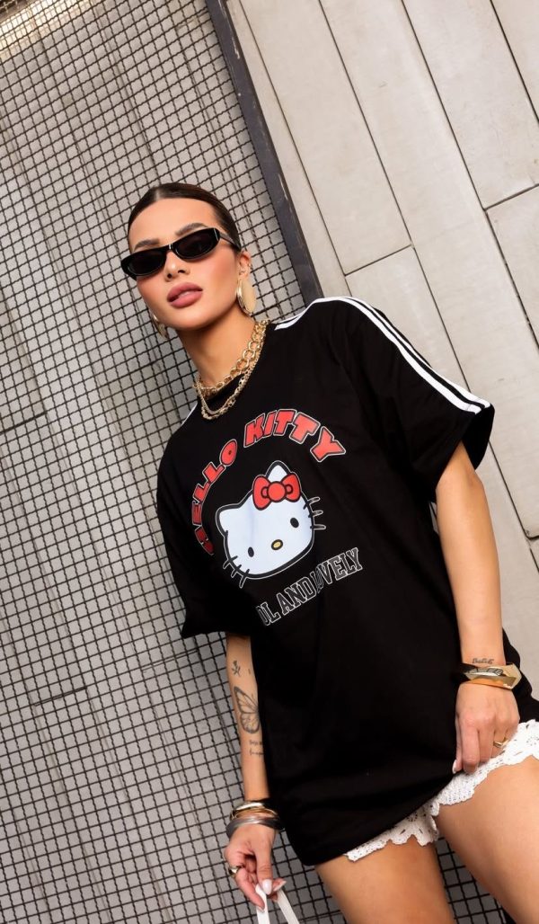Camiseta Hello Kitty Listras Preta