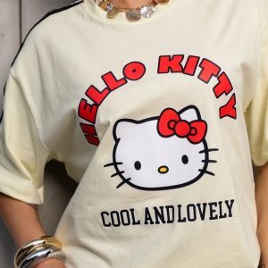 Camiseta Hello Kitty Listras Amarelo Manteiga