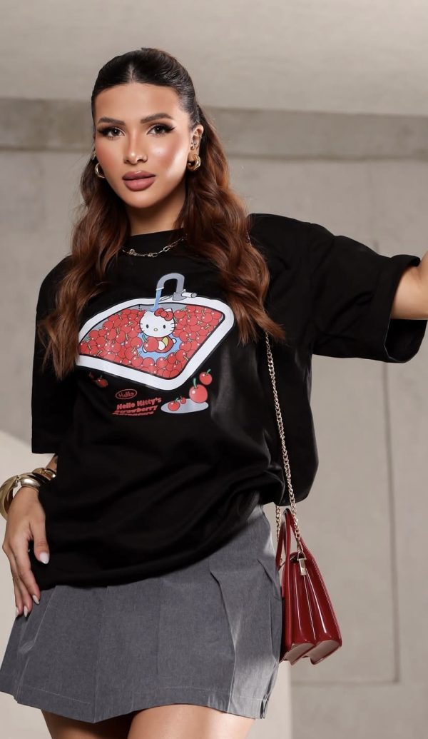 Camiseta Hello Kitty Cherry Preta